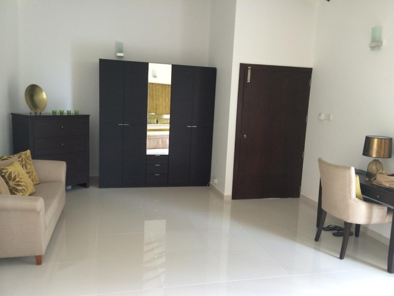 Modern Thalawathugoda House with Pool for sale-HS3560-7