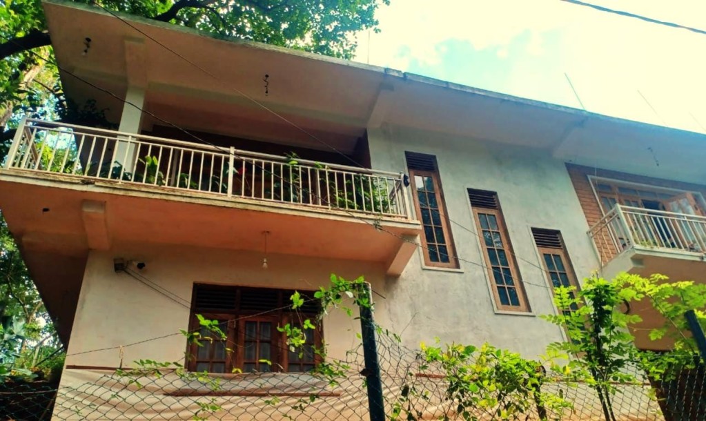 Modern 3-Floor Home for Sale – Prime Location Near Kandy Lake-1