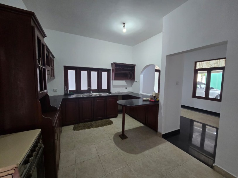 House for sale in Nawala-11