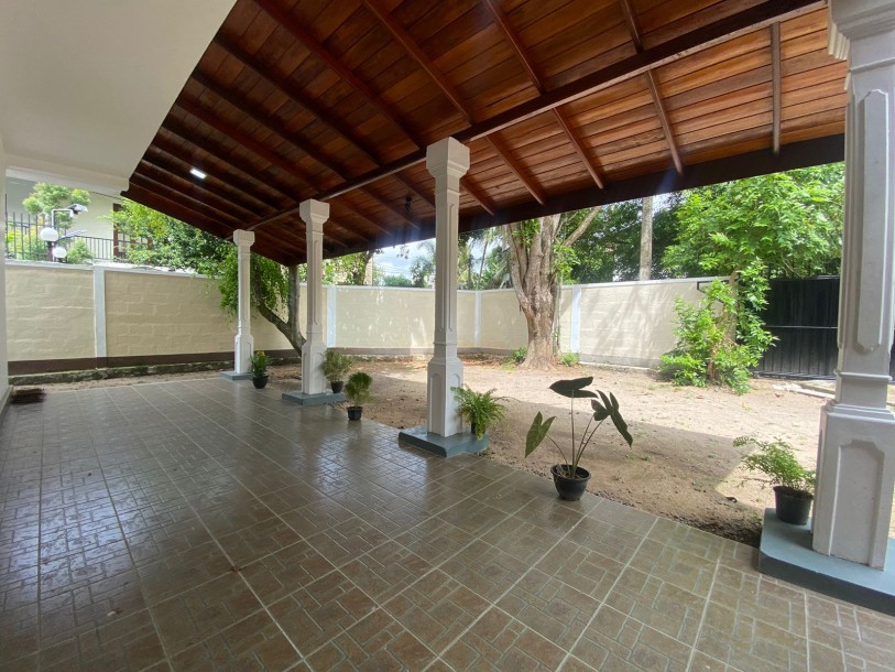 House for Sale in Boralesgamuwa-9