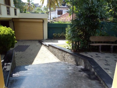 An Elegant House with Pool for Sale-10