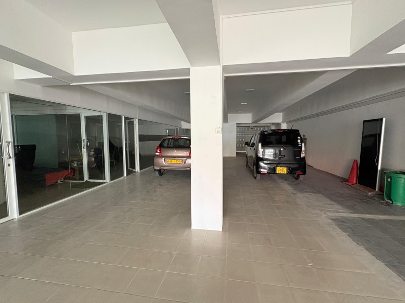 Commercial Building For Rent in Colombo 3 Main Road Facing-2