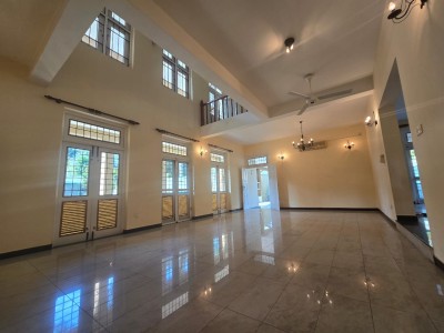 🏡 Majestic 5-Bedroom House for Sale in Hunupitiya, Wattala-8