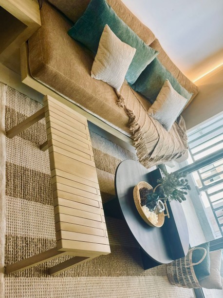 Trizen Tower 1 Tastefully Furnished 2 Bed Sale-4