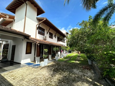 Massive House for sale in Dehiwala