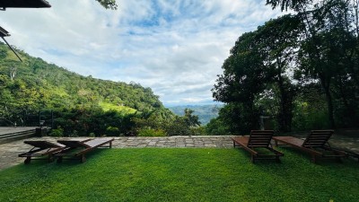 Exclusive 4-Bedroom Estate with Scenic Views and Private Riverfront🌳🏡