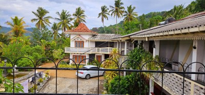 Land for Sale with a colonial house in Kegalle