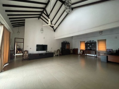 Modern house for sale in Col 6-6