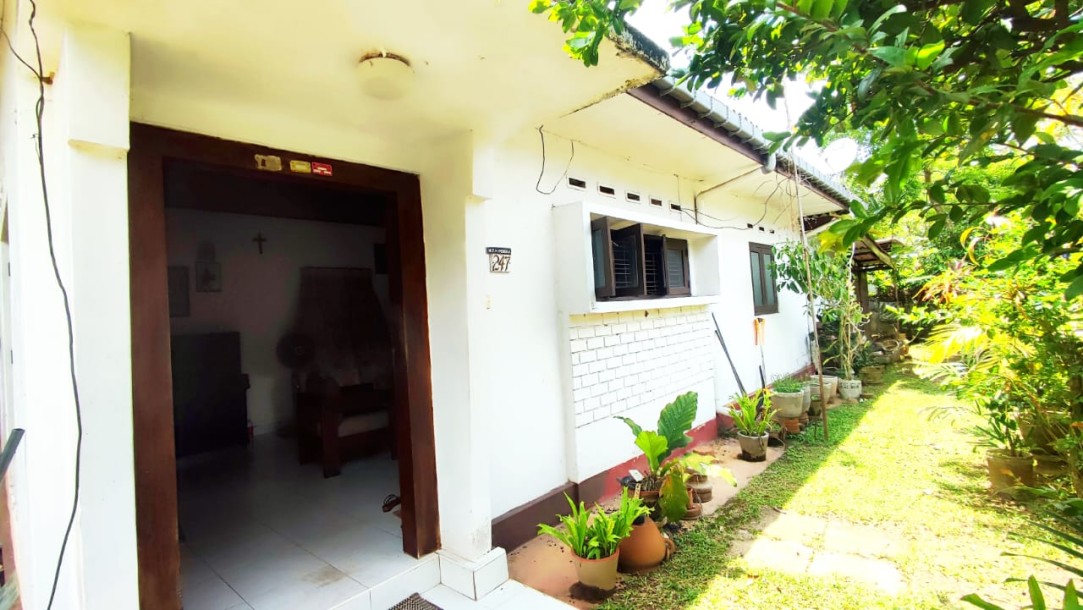 House For Sale in Borupana  Road Rathmalana-1
