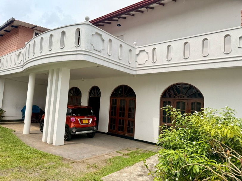 Commercial Land with House for Sale in Boralasgamuwa-1
