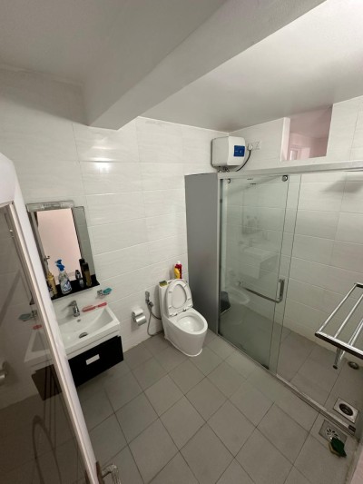 4 Bed spacious apartment in Col 4 for Sale-5