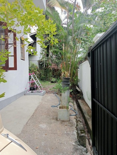 House for sale in Thalawathugoda-5