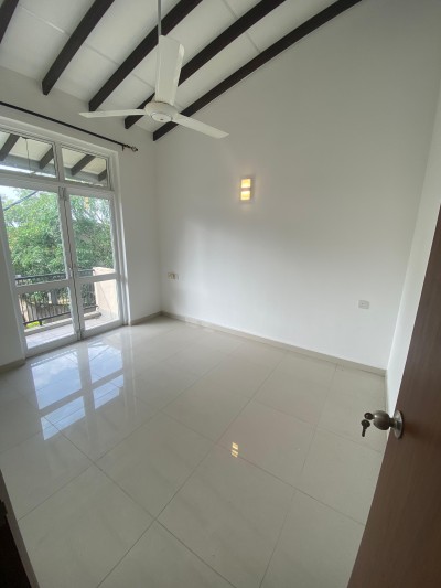 Brand new 3 bedroom apartment for sale in  Thalawathugoda | 42 million-8