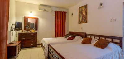 Grand estate 4 Bedroom House for Sale in Thalawathugoda | LKR 550 Million 🏡-2