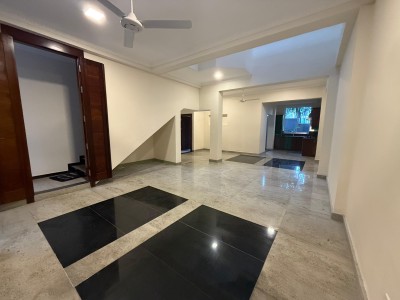 🏡 Spacious 6-Bedroom Home with Pool in Kohuwala-9