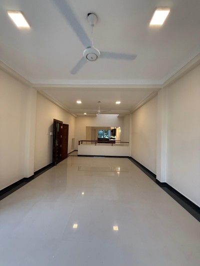 🏡 Spacious 6-Bedroom Home with Pool in Kohuwala-2