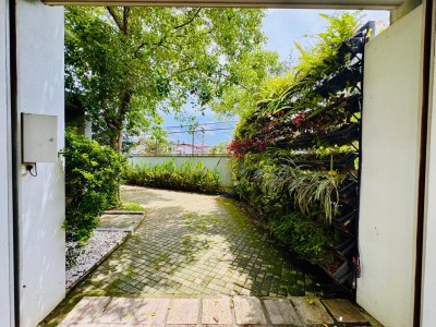 Fully furnished Modern New Luxury House for rent in Rajagiriya