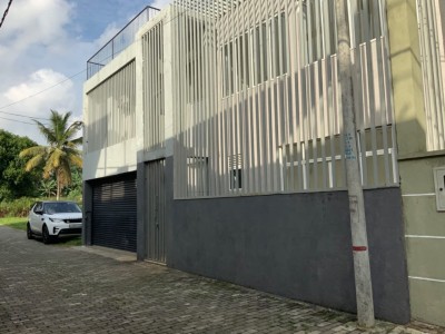 🏠 Modern 3-Storey Architectural Home for Sale – Borelasgamuwa-16