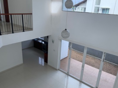 🏠 Modern 3-Storey Architectural Home for Sale – Borelasgamuwa-2