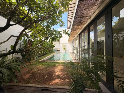 House with a Pool for Rent in Colombo 5-8