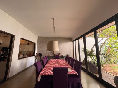 House with a Pool for Rent in Colombo 5-6