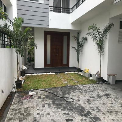 Modern House for Rent and Sale in Battharamulla-2