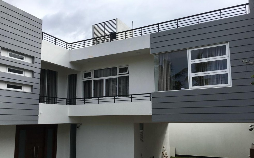 Modern House for Rent and Sale in Battharamulla-1