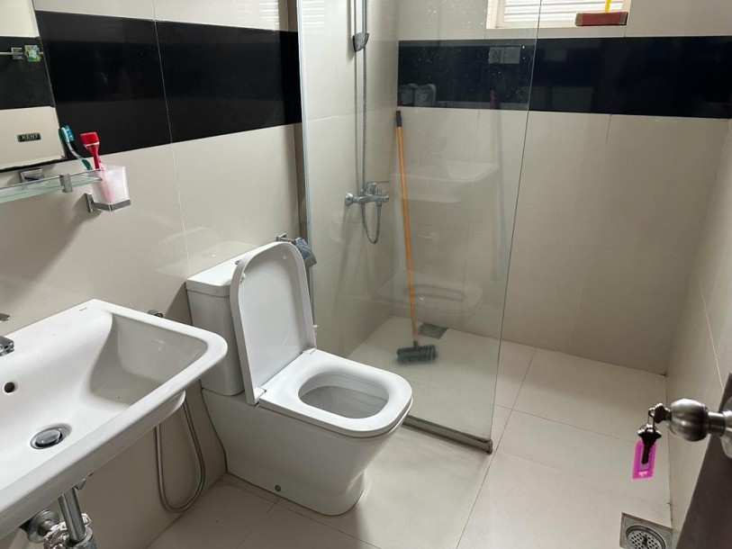 Modern House for Rent and Sale in Battharamulla-10