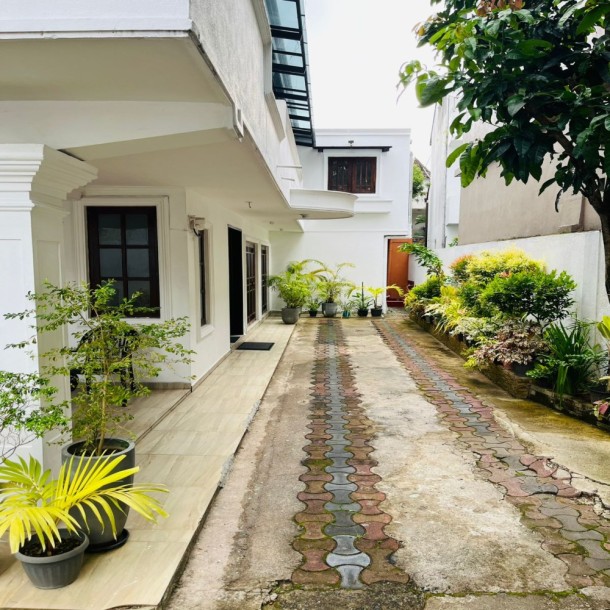 Stunning two story house for sale in Nugegoda-1