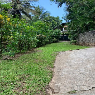 Land with Residence for Quick Sale – Watapuluwa Housing Scheme, Kandy-5