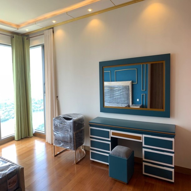 Luxury Shangri-La apartment up for Rent-1