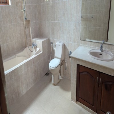 House  for Rent @ Byrde Place Col 06-5