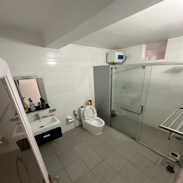 4BR Spacious Apartment in Colombo 4 for Sale-6