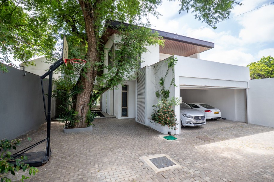 Prestigious 4 Bedroom House in Colombo 06 | LKR 250 Million-6
