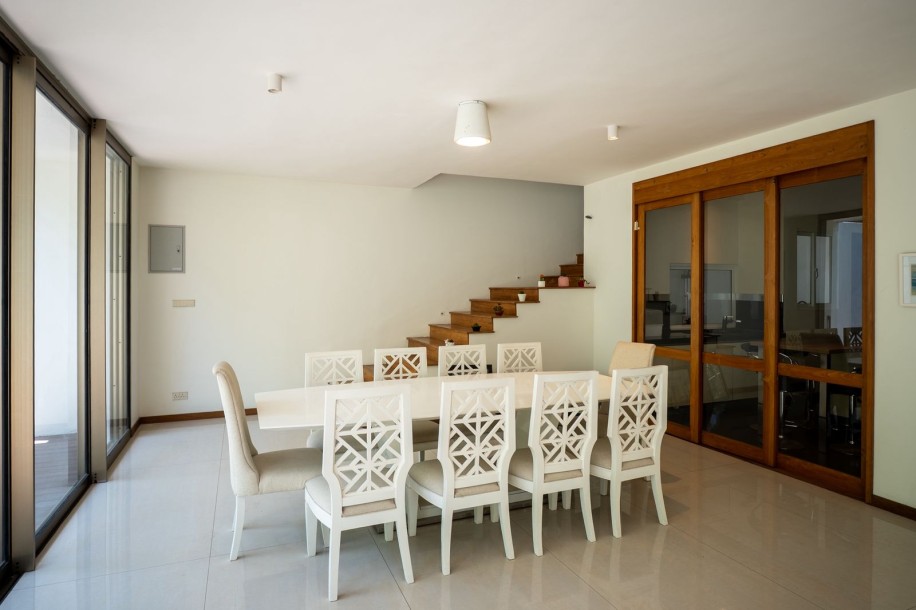 Prestigious 4 Bedroom House in Colombo 06 | LKR 250 Million-9