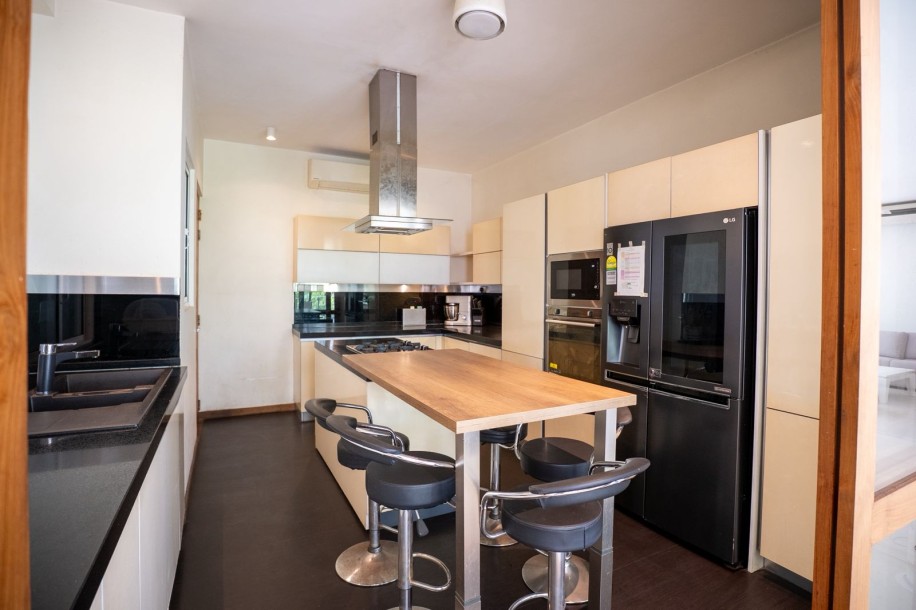 Prestigious 4 Bedroom House in Colombo 06 | LKR 250 Million-7