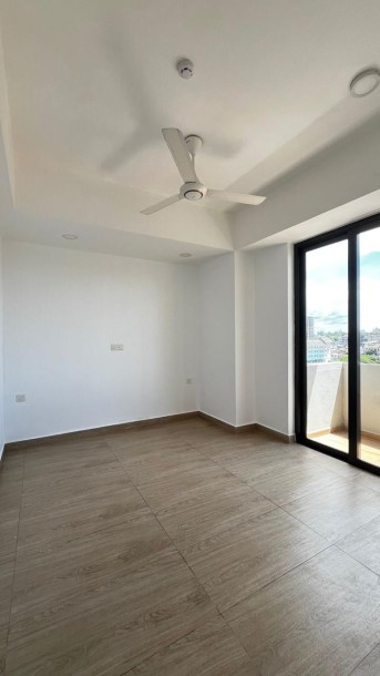 Spacious 3 Bed Apartment at Park Heights Colombo 5 for sale-4