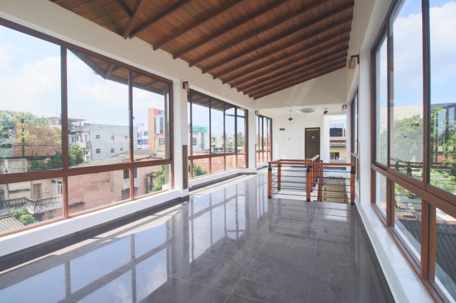 Convenient 4 bedroom House for Sale - Mount lavinia-5