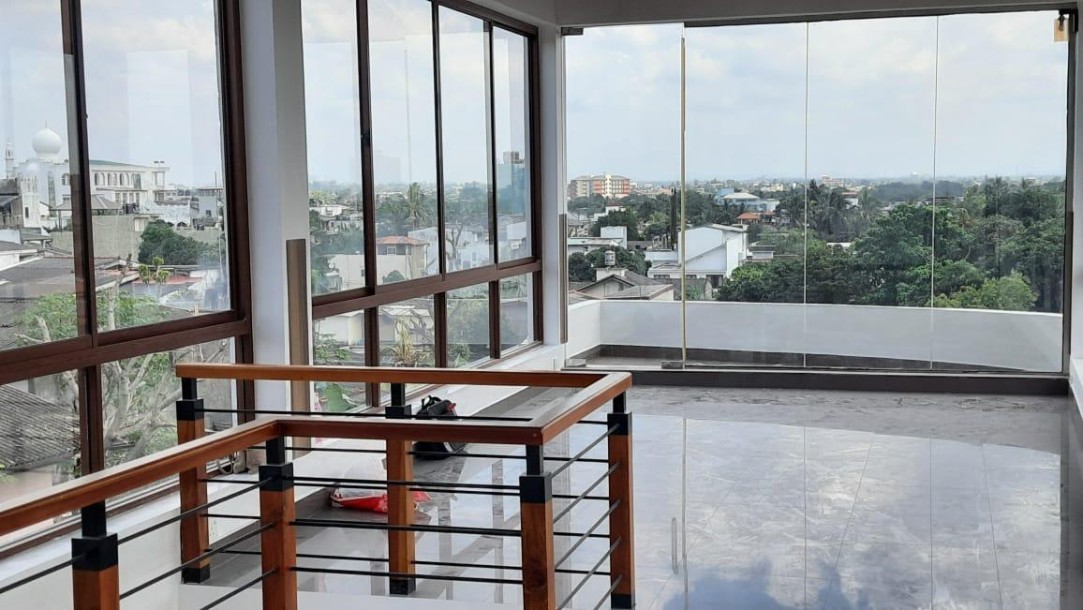 Convenient 4 bedroom House for Sale - Mount lavinia-2