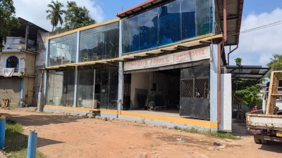 Commercial Property for Sale in Col 14-2