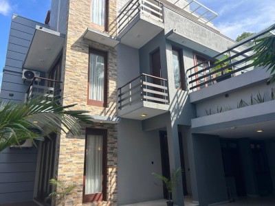 Luxury House in Nawala For Rent | With a Swimming Pool-1