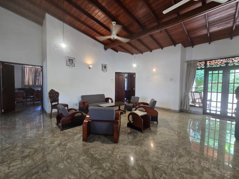 Spacious 6-Bedroom House for Sale in Nugegoda | LKR 110 Million (Negotiable)-7