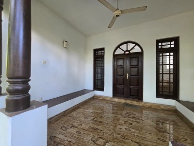 Spacious 6-Bedroom House for Sale in Nugegoda | LKR 110 Million (Negotiable)-13