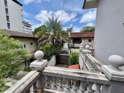 MODERN LUXURY HOUSE Off Layards Road Colombo 04-10