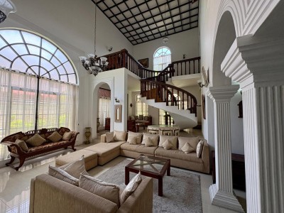 MODERN LUXURY HOUSE Off Layards Road Colombo 04-8