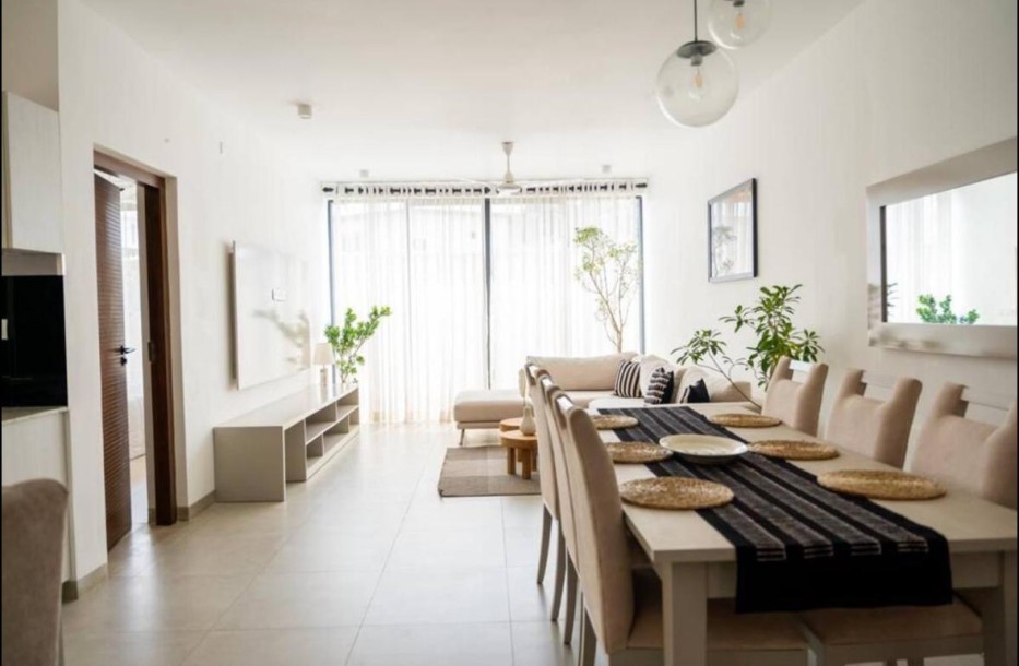 Elegant 4-Bedroom Fully Furnished Town House in Mount Lavinia-5
