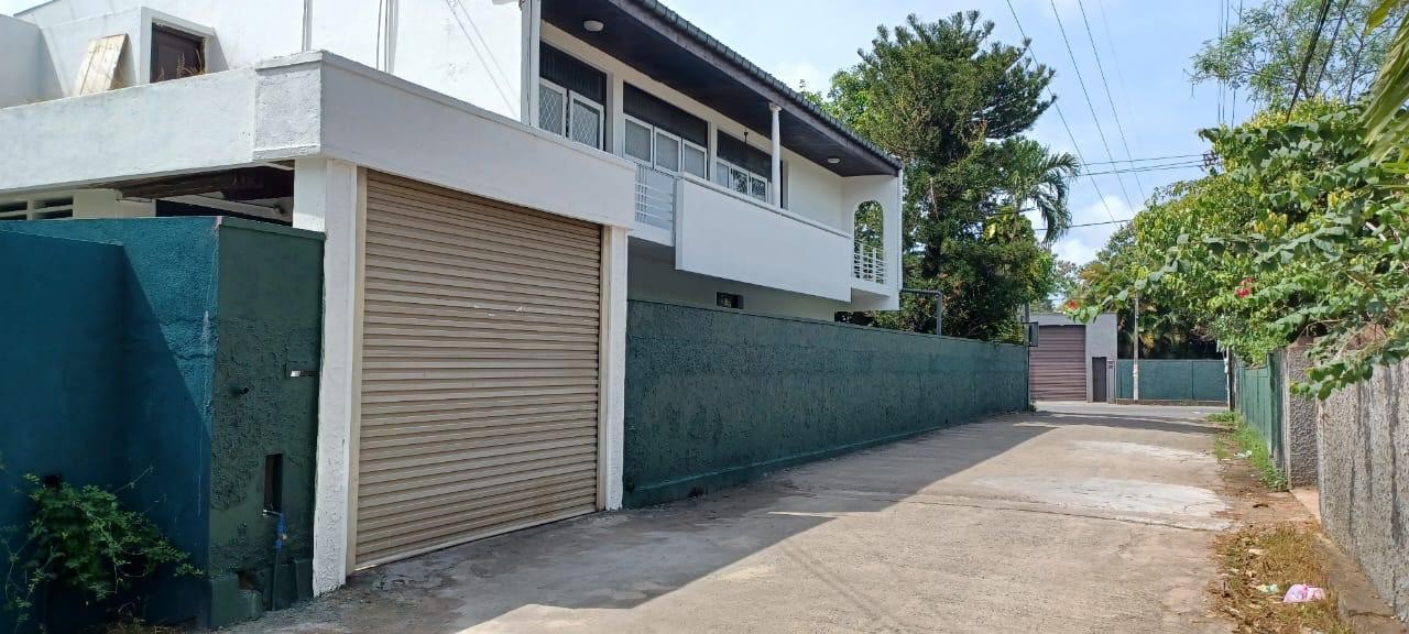 WELL BUILT 7 BEDROOM HOUSE FOR SALE – KELANIYA-1