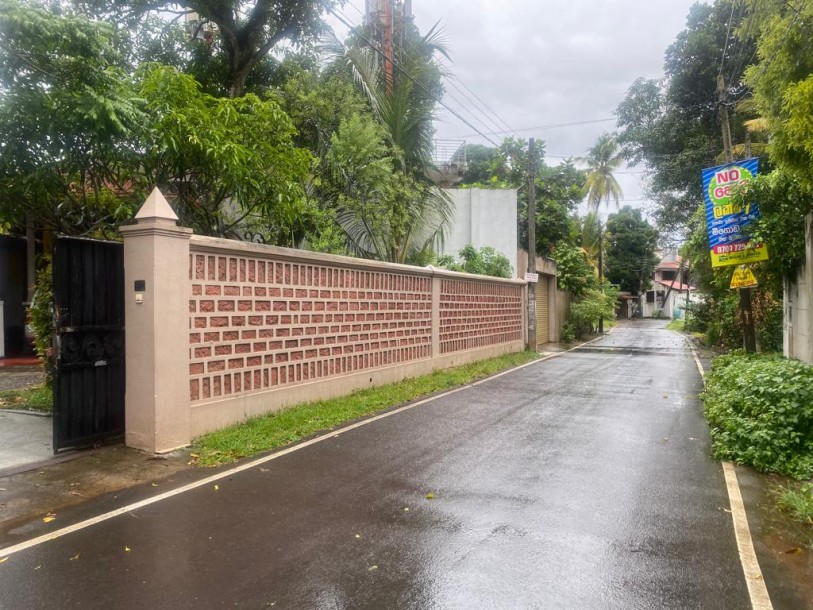 House for Sale in Thalawathugoda-9