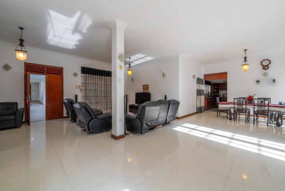 03 Storied Modern House With 06 Bedroom For Immediate Sale In Kohuwala (150M & Price Highly Negotiable)-9