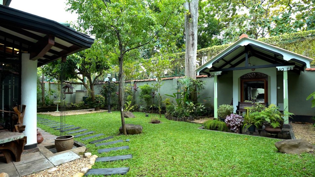 Luxury 4-Bedroom House for Rent in Colombo 05 | USD 3,000 per month-1
